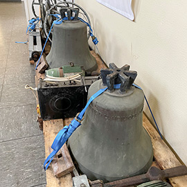Dreistimmiges Bronzegeläut zum Verkauf – Teilung möglich Dreistimmiges Bronzegeläut zum Verkauf – Teilung möglich